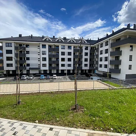 Zeus Apartment Hiseti